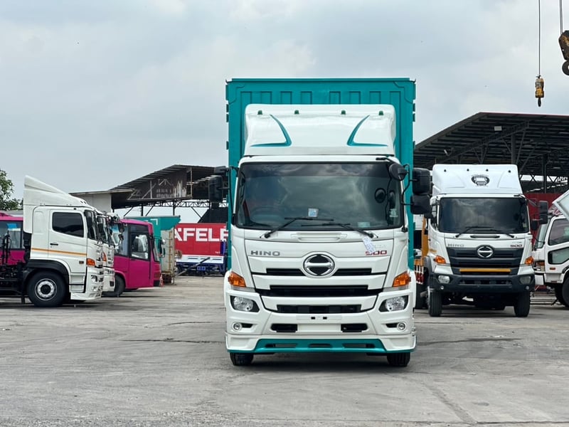 10ล้อhino FL 260แรงม้า ปี2560 ตู้ต่อใหม่ 7.7เมตร 