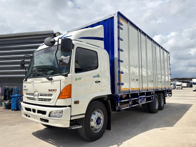 10ล้อHINO FL 212แรงม้า ตู้10บานยาว7.6เมตร ปี2553 