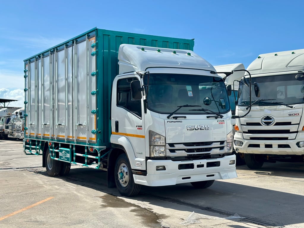 ISUZU FRR 190แรงม้า รถบรรทุก 6ล้อ ตู้แห้ง ปี2562