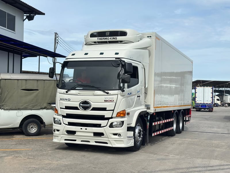 10ล้อตู้เย็น HINO VICTOR 260แรง พร้อมลิฟท์ท้าย