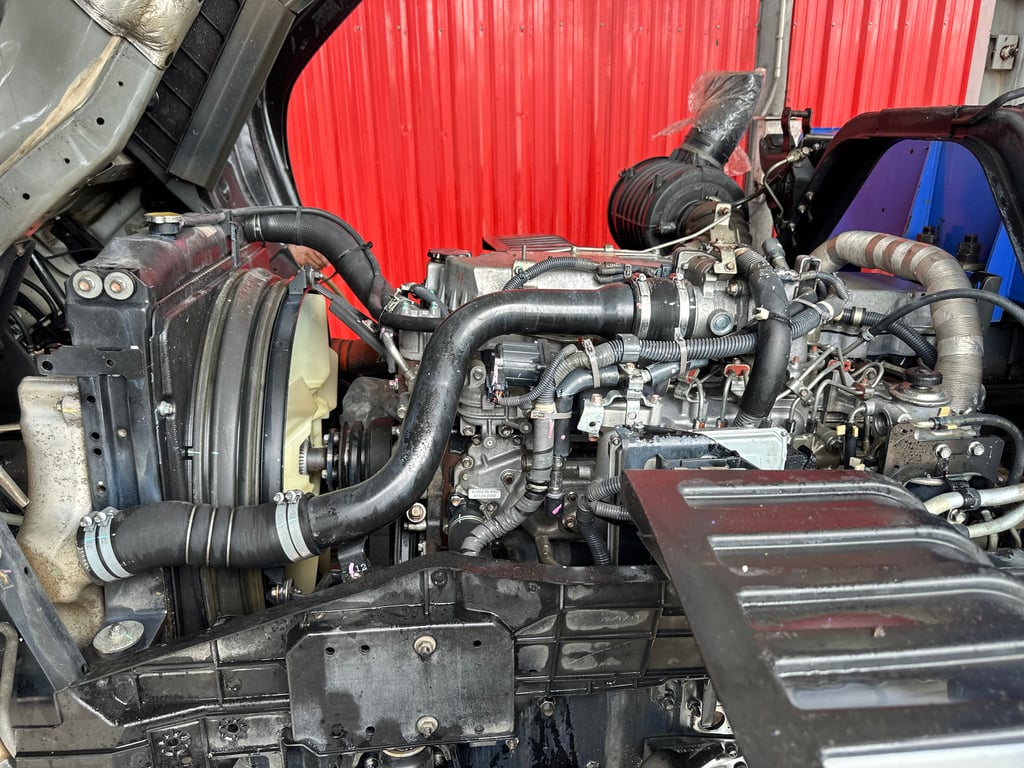 6ล้อISUZU FTR240แรง ปี62ติดเครนทานาโน่5ตัน5ปลอก รถใหม่กริบ ไมล์น้อย