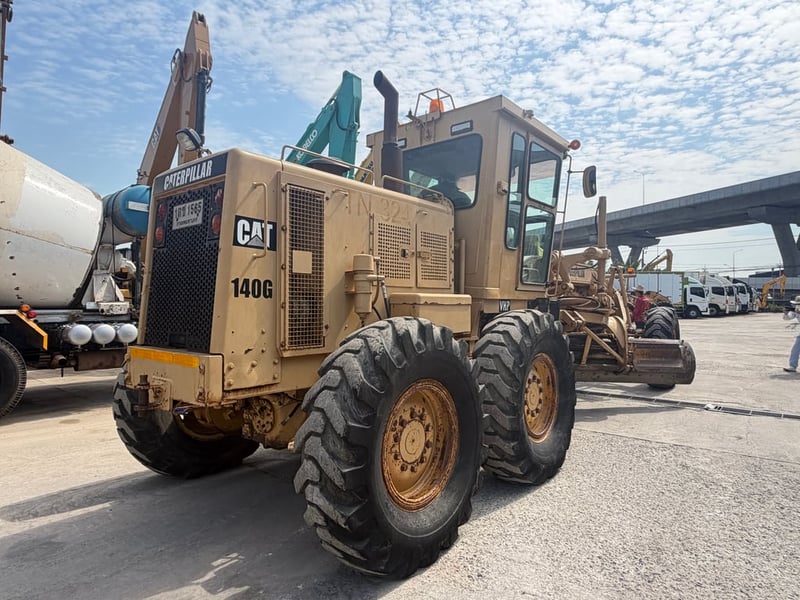 รถเกรดCAT 140G ปี2560 พร้อมใช้งาน 16,489ชม.