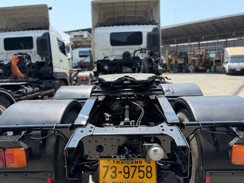 HINO FM 344แรงม้า รถบรรทุก 10ล้อ หัวลาก เฉพาะหัว ปี2565 เลขไมล์ 183,000 กม. HINO FM 344แรงม้า รถบรรทุก 10ล้อ หัวลาก เฉพาะหัว ปี2565 เลขไมล์ 183,000 กม.
