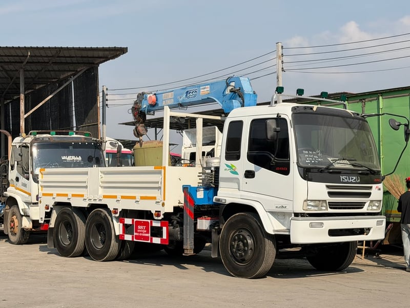 10ล้อติดเครน ISUZU FVZ เครน5.5ตัน4ปลอก พร้อมใช้งาน