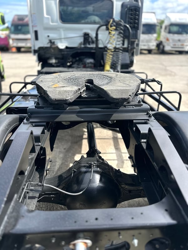 HINO FG 212แรงม้า รถบรรทุก 6ล้อ หัวลาก เฉพาะหัว ปี2014