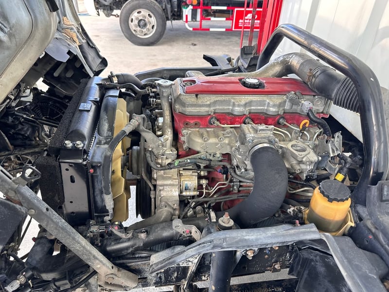 HINO XZU 136แรงม้า รถบรรทุก 6ล้อ ตู้แห้ง ปี2010