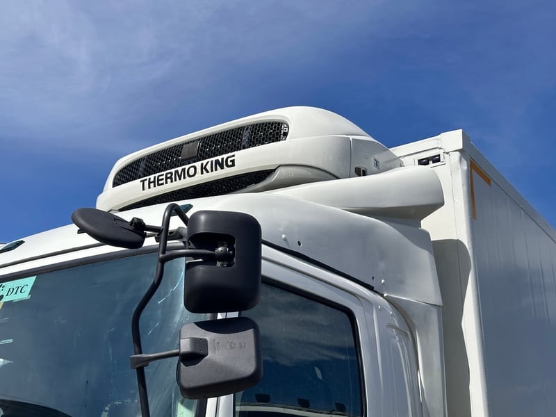 รถตู้เย็น HINO VICTOR 240แรง แอร์เทอร์โมคิง ตู้ช.ทวี มีลิฟต์ท้ายรถพร้อมใช้งาน