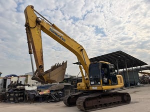  KOMATSU PC 200-7   เอกสารพร้อมเล่มทะเบียน 12x,xxชม 