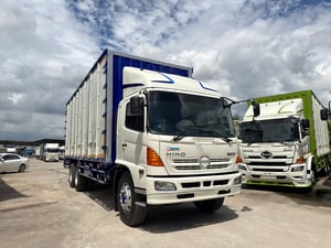 10ล้อHINO FL 212แรงม้า ตู้10บานยาว7.6เมตร ปี2553 