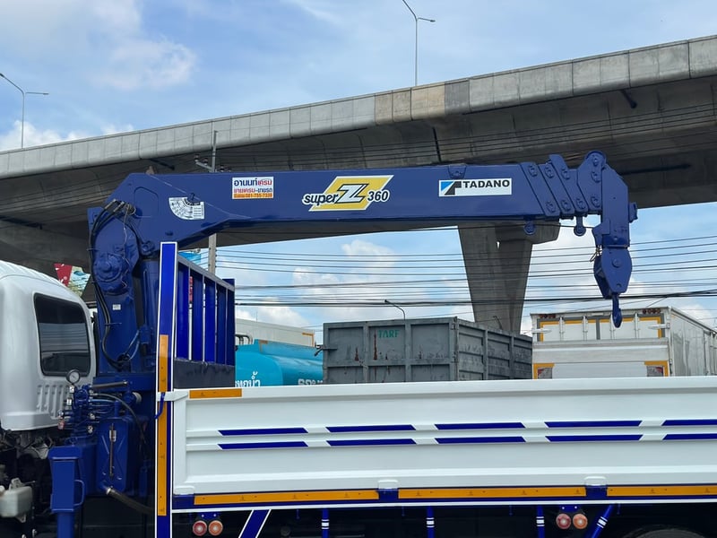 ISUZU FRR 210แรงม้า รถบรรทุก 6ล้อ กระบะเหล็กติดเครน ปี2013