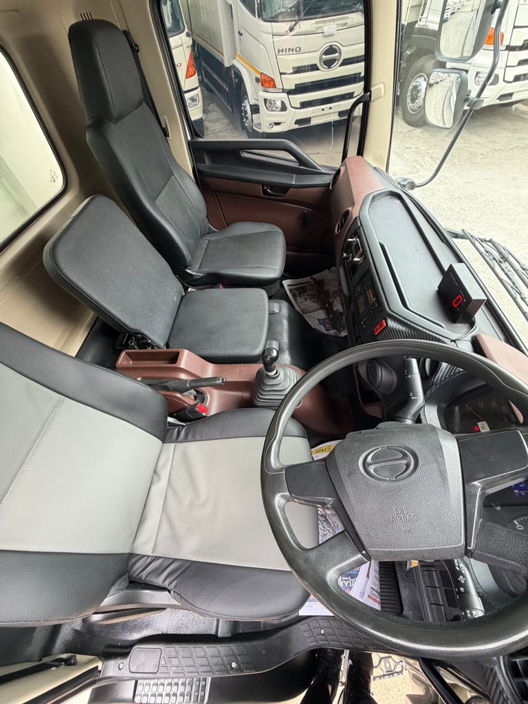 รถตู้เย็น HINO FC 175แรงม้าปี63 พื้นสแตนเลส แอร์ของมิสซูบิชิ