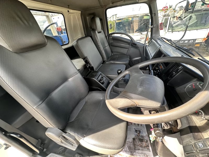 ISUZU FTR 240แรงม้า รถบรรทุก 6ล้อ กระบะเหล็กติดเครน ปี2019