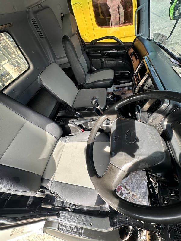 HINO FG 212แรงม้า รถบรรทุก 6ล้อ หัวลาก เฉพาะหัว ปี2014