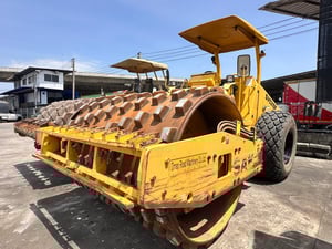 รถบดสั่นสะเทือน SAKAI สองเพลา สองเปลือก