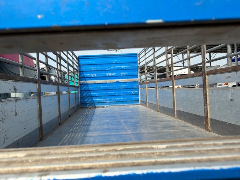 6ล้อคอกสูงHINO FC 210แรงม้า คอกอลูมิเนียมพื้นสแตนเลส ยาว6.5เมตร 