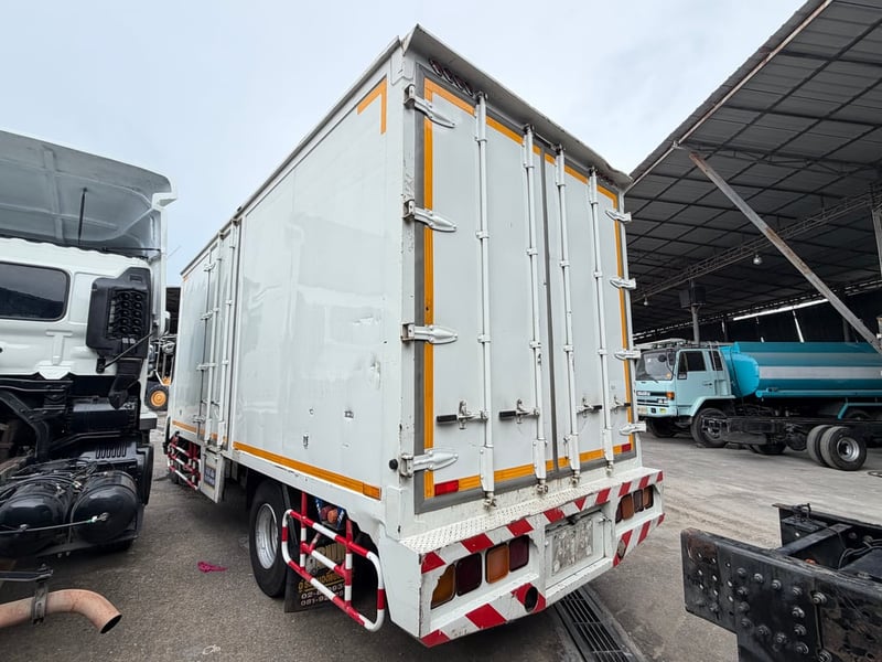 ISUZU FRR 190แรงม้า รถบรรทุก 6ล้อ ตู้แห้ง ปี2065