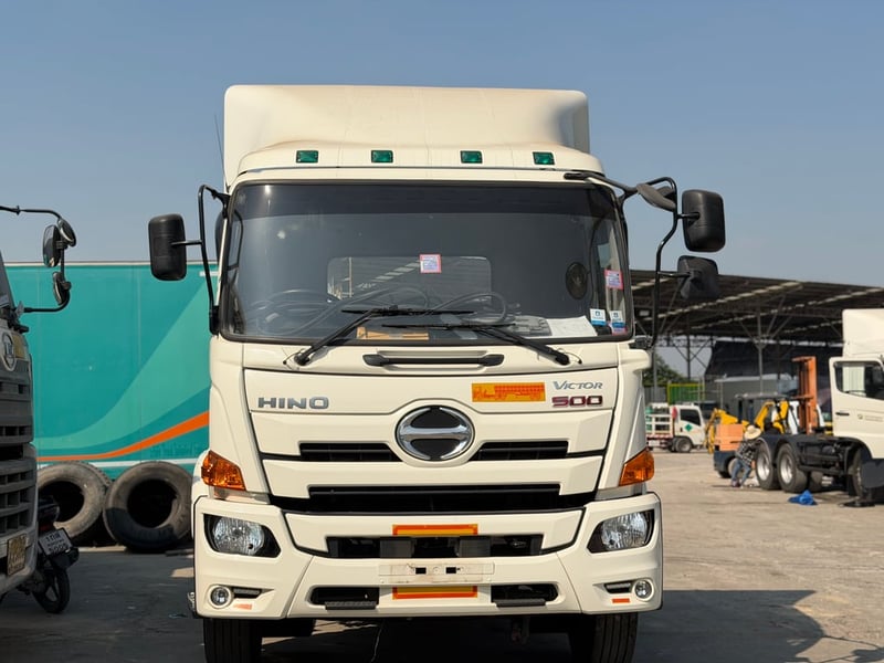 หัวลากเพลายก HINO VICTOR 260แรง ปี2565 สภาพดีมาก