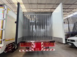 รถตู้เย็น HINO XZU 150 แรงม้า แอร์แคเรีย พร้อมใช้งาน รถตู้เย็น HINO XZU 150 แรงม้า แอร์แคเรีย พร้อมใช้งาน