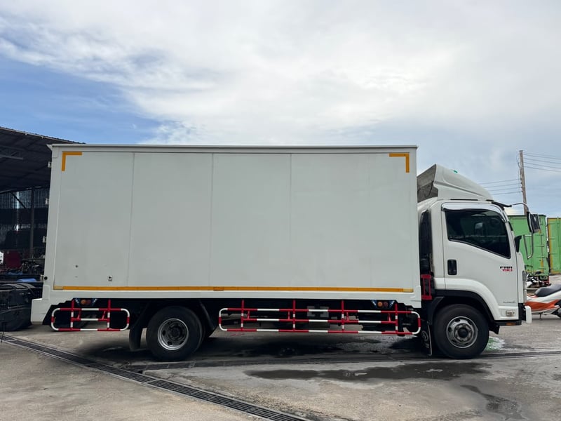 ISUZU FRR 190แรงม้า รถบรรทุก 6ล้อ ตู้แห้ง ปี2065