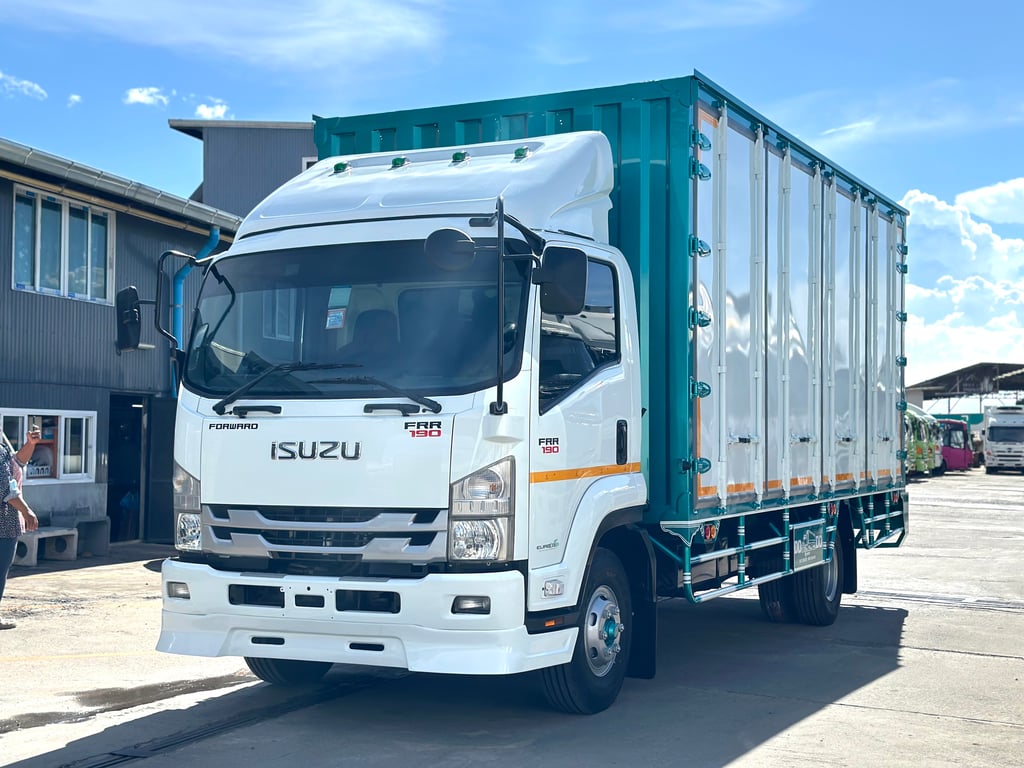 ISUZU FRR 190แรงม้า รถบรรทุก 6ล้อ ตู้แห้ง ปี2562