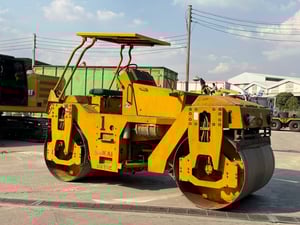 รถบดถนน SAKAI  SW70C ปี43 มีเล่มทะเบียน