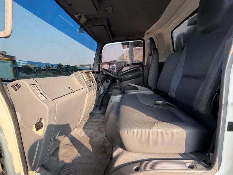 รถตู้เย็น ISUZU NPR 150 แรงม้า แอร์MPC  พร้อมใช้งาน