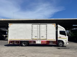 6ล้อHINO FC9J 175แรง ปี2565 ตู้แห้งมีลิฟท์ท้าย