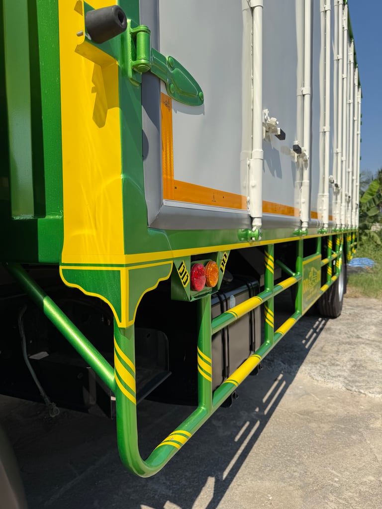 6ล้อhino victor 240แรงปี2559 ตู้แห้ง10บานพร้อมใช้งาน 6ล้อhino victor 240แรงปี2559 ตู้แห้ง10บานพร้อมใช้งาน