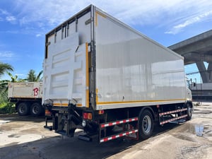 รถตู้เย็น HINO VICTOR 240แรง แอร์เทอร์โมคิง ตู้ช.ทวี มีลิฟต์ท้ายรถพร้อมใช้งาน