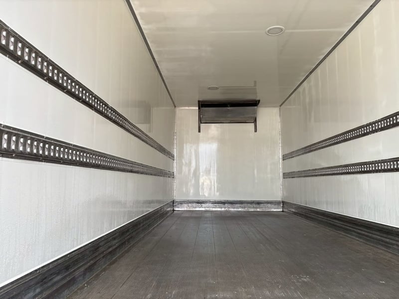 รถตู้เย็น HINO VICTOR 240แรง แอร์เทอร์โมคิง ตู้ช.ทวี มีลิฟต์ท้ายรถพร้อมใช้งาน