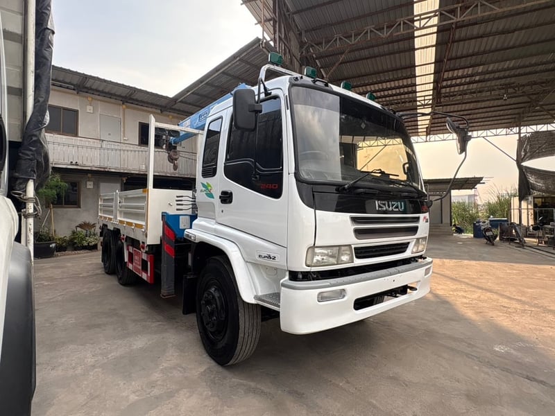 10ล้อติดเครน ISUZU FVZ เครน5.5ตัน4ปลอก พร้อมใช้งาน