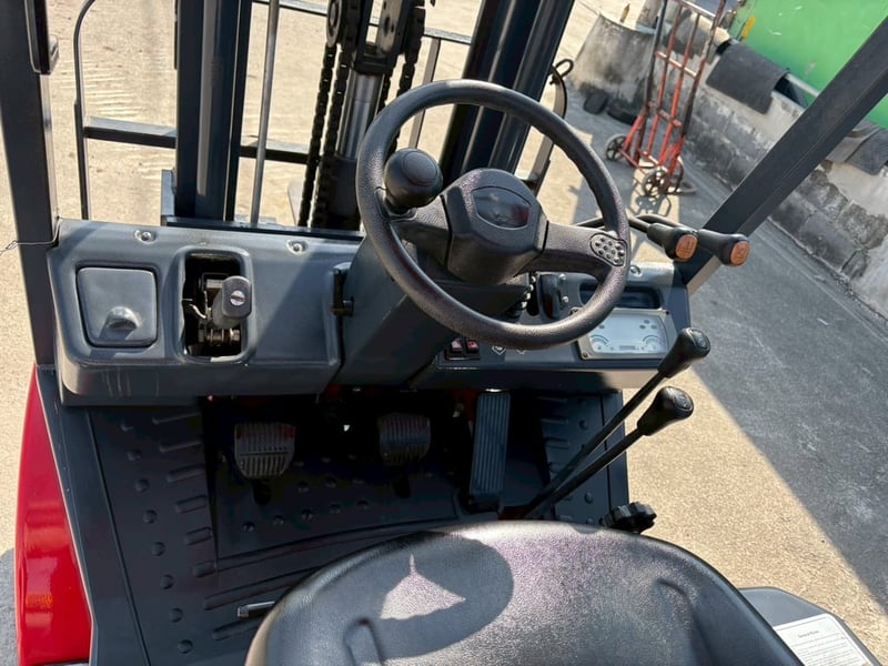 รถโฟล์คลิฟท์ 25 ตัน พร้อมใช้งาน