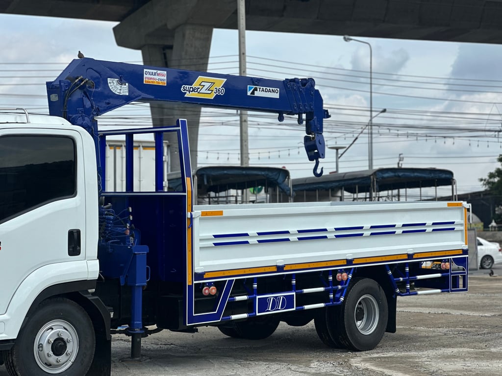 ISUZU FRR 210แรงม้า รถบรรทุก 6ล้อ กระบะเหล็กติดเครน ปี2013