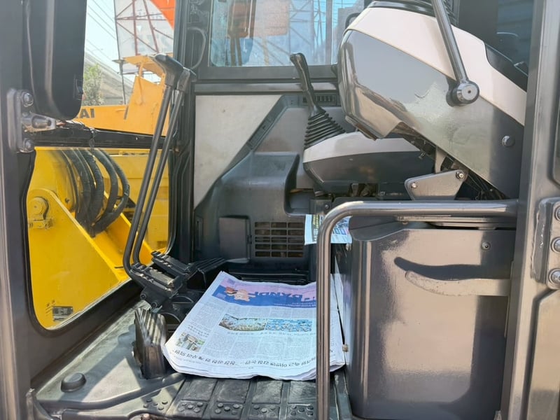 แมคโคร KOMATSU PC58-8 มีใบแจ้งจำหน่าย 