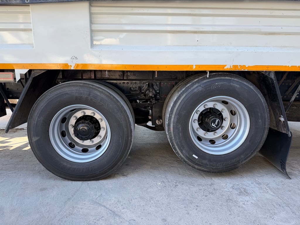 10ล้อคอกสูง ISUZU 240แรงม้า ปี2565 ไมล์น้อยสภาพดีมาก