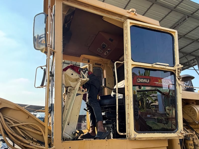 รถเกรด 140G พร้อมใช้งาน รถเกรด 140G พร้อมใช้งาน