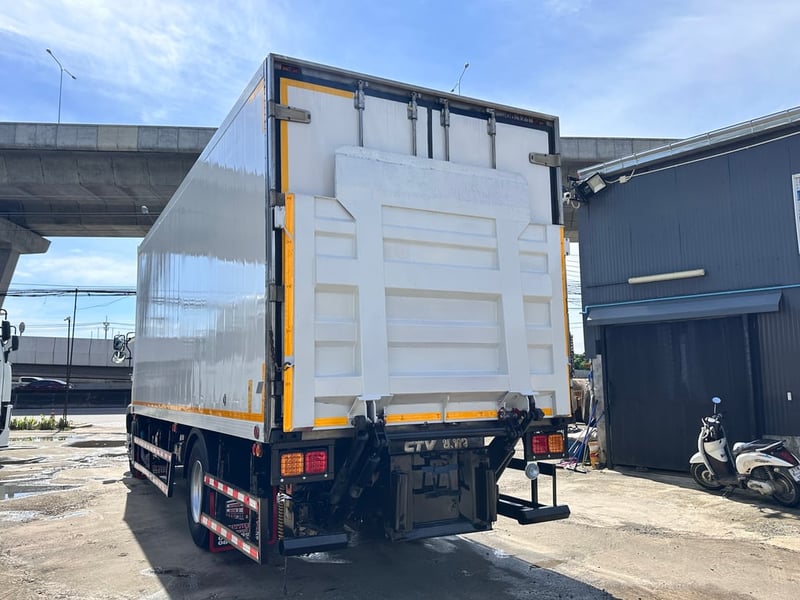 รถตู้เย็น HINO VICTOR 240แรง แอร์เทอร์โมคิง ตู้ช.ทวี มีลิฟต์ท้ายรถพร้อมใช้งาน