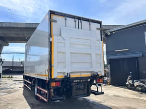 รถตู้เย็น HINO VICTOR 240แรง แอร์เทอร์โมคิง ตู้ช.ทวี มีลิฟต์ท้ายรถพร้อมใช้งาน