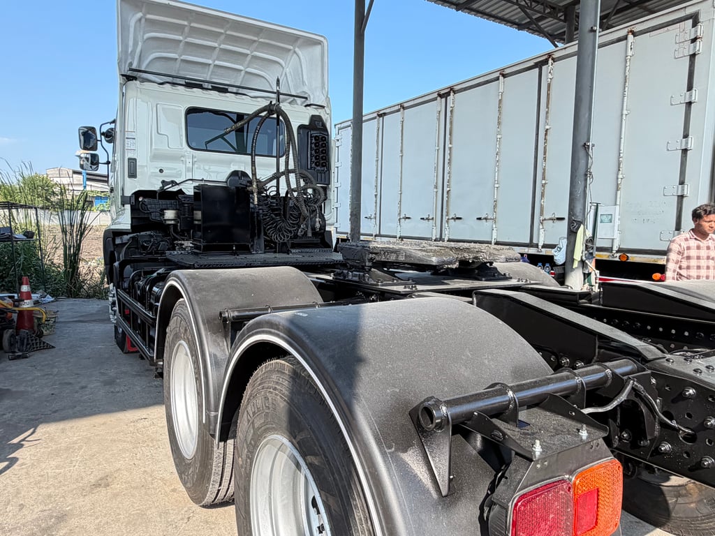 หัวลากHINO VICTOR344แรงม้ามีระบบดั้ม ยางใหม่พร้อมใช้งาน