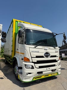 6ล้อhino victor 240แรงปี2559 ตู้แห้ง10บานพร้อมใช้งาน