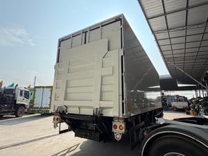 10ล้อ HINO Victor 260แรงม้า ปี2560 มีลิฟท์ท้าย 