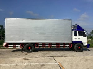 รถบรรทุกตู้แห้ง รถบรรทุกตู้แห้ง