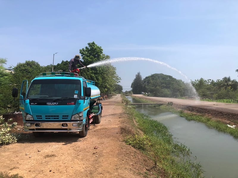 ISUZU Nqr 175แรงม้า รถบรรทุก 6ล้อ บรรทุกน้ำ ปี2007