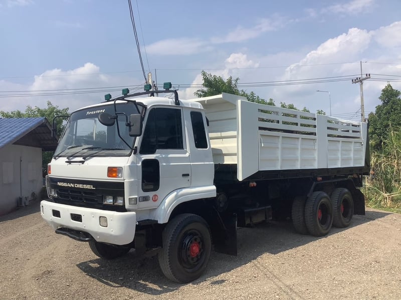 MITSUBISHI FUSO UD 230แรงม้า รถบรรทุก 10ล้อ ดั้มพ์ ปี2001