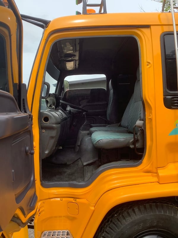 ISUZU Deca 200แรงม้า รถบรรทุก 6ล้อ บรรทุกขยะ ปี2004