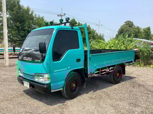 ISUZU NKR 100แรงม้า รถบรรทุก 4ล้อ รถบรรทุกอื่นๆ ปี2001