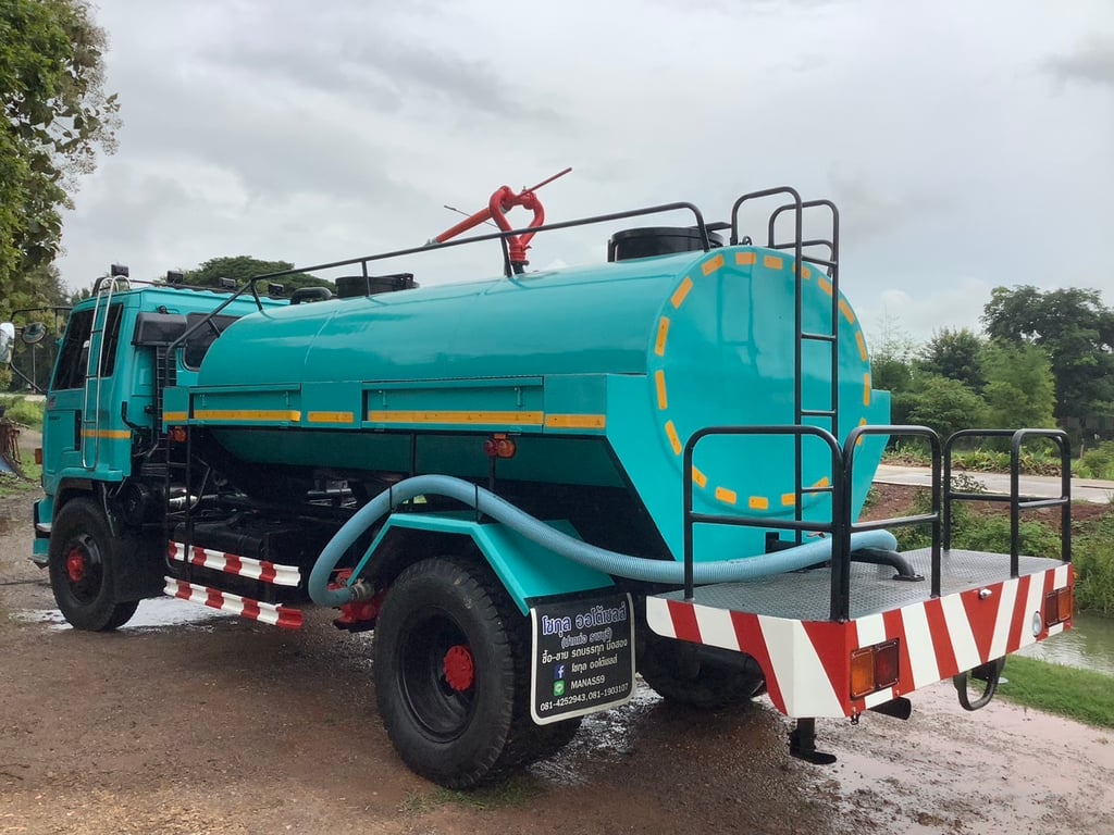 ISUZU Rocky 195แรงม้า รถบรรทุก 6ล้อ บรรทุกน้ำ ปี1995