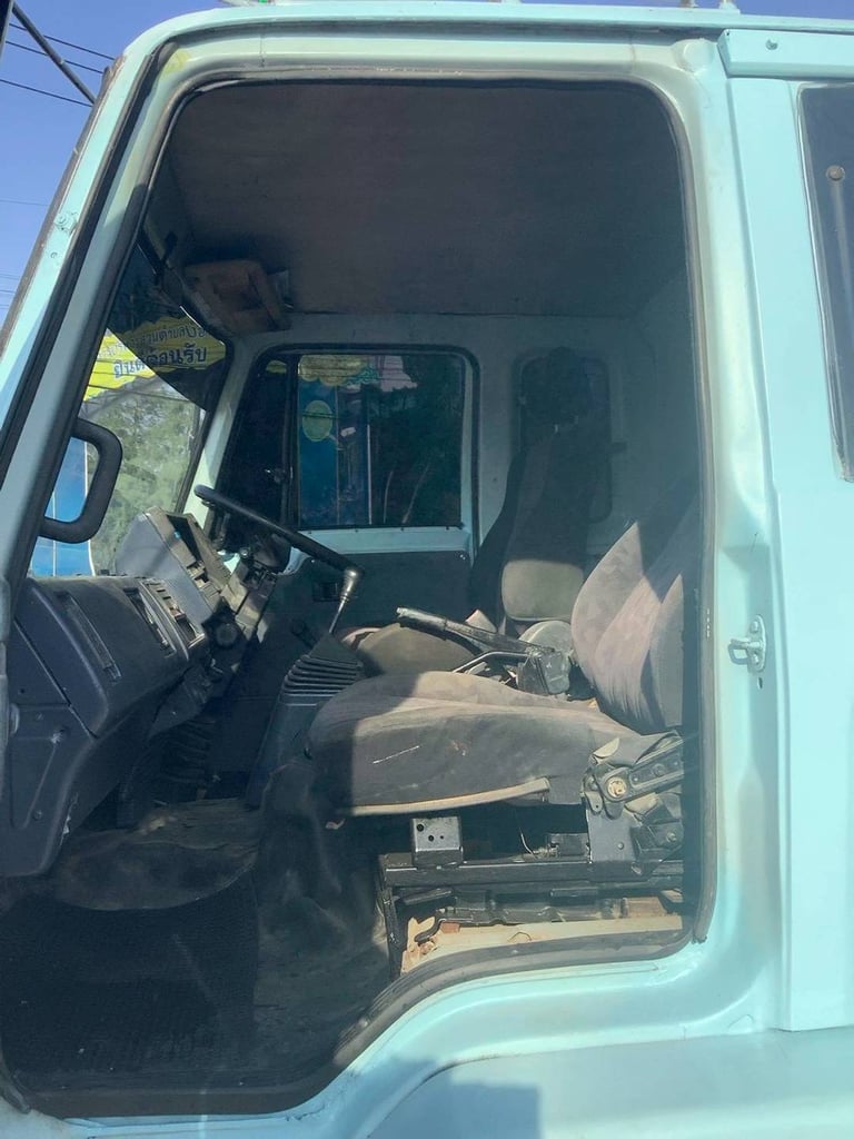 ISUZU Rocky 175แรงม้า รถบรรทุก 10ล้อ พื้นเรียบ ปี1993