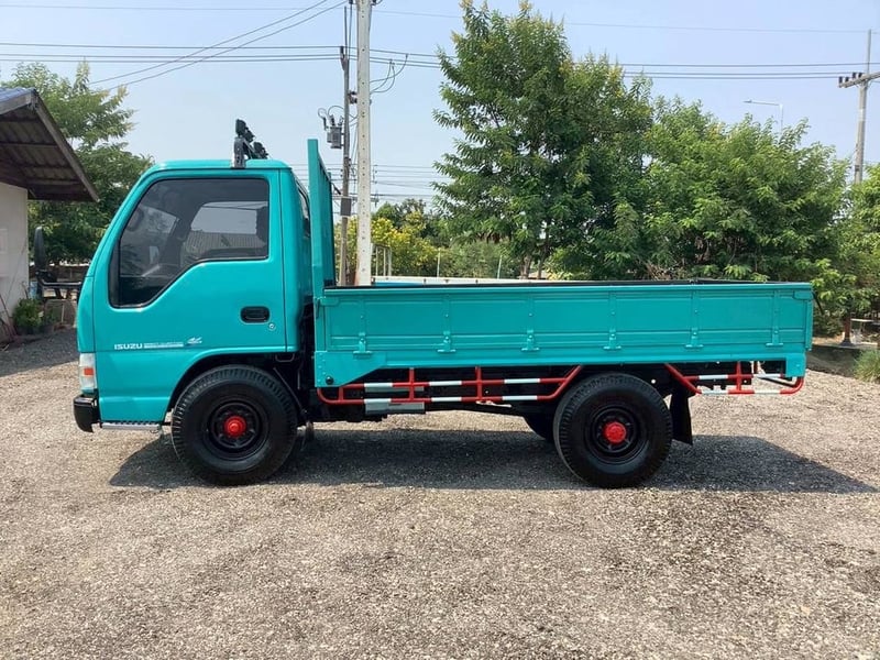 ISUZU NKR 100แรงม้า รถบรรทุก 4ล้อ รถบรรทุกอื่นๆ ปี2001