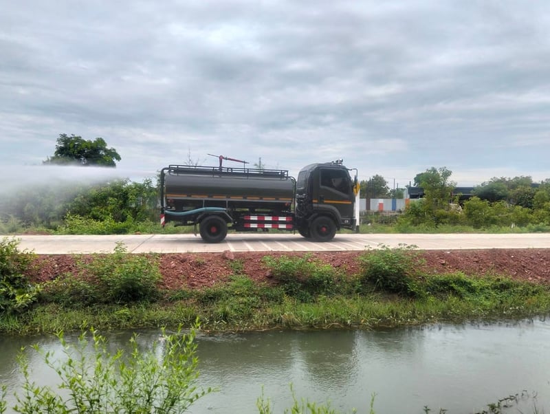 ISUZU FRR 210แรงม้า รถบรรทุก 6ล้อ บรรทุกน้ำ ปี2013